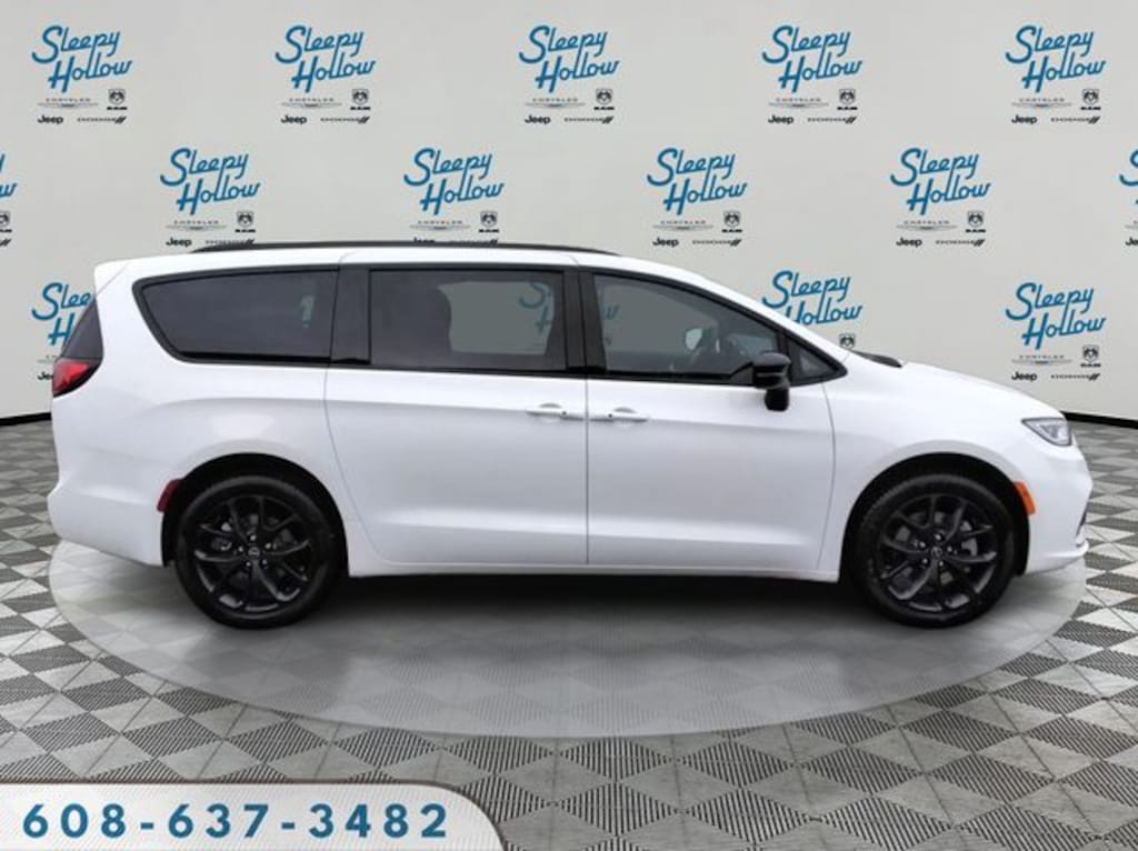 New 2026 Chrysler Pacifica SELECT AWD Passenger Van