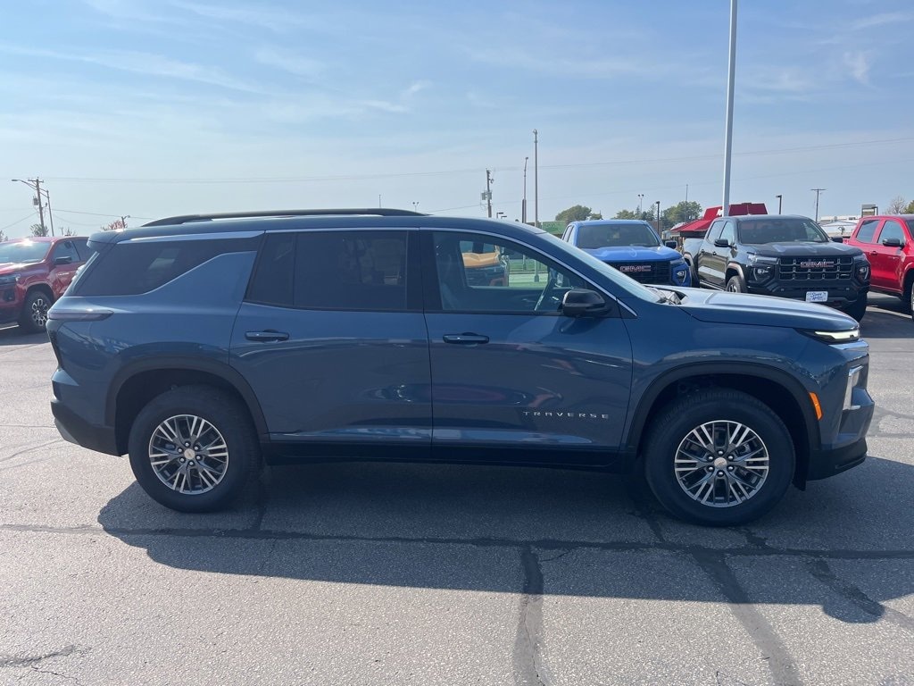 New 2025 Chevrolet Traverse LT SUV