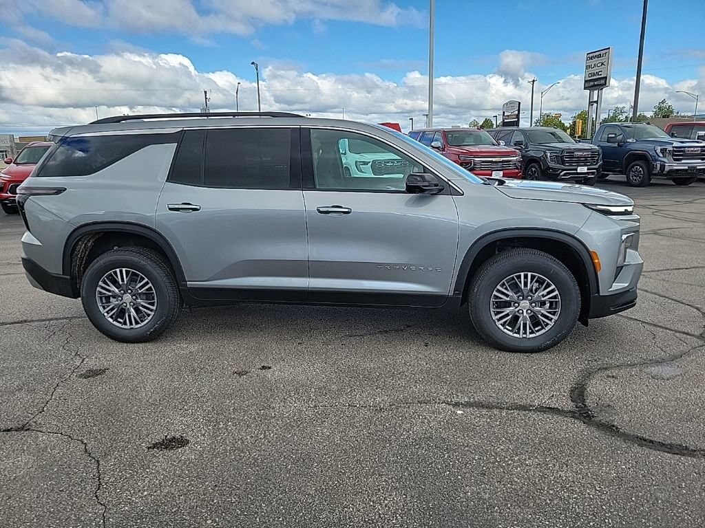 New 2026 Chevrolet Traverse LT SUV