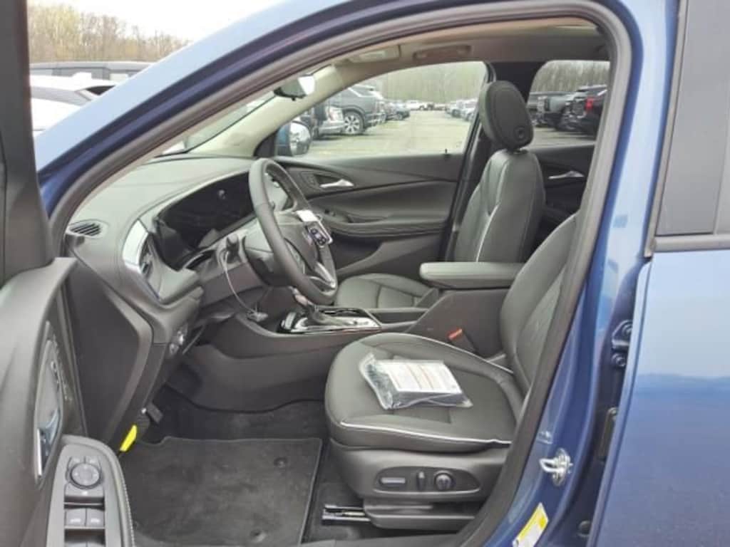 Used 2025 Buick Encore GX Avenir SUV