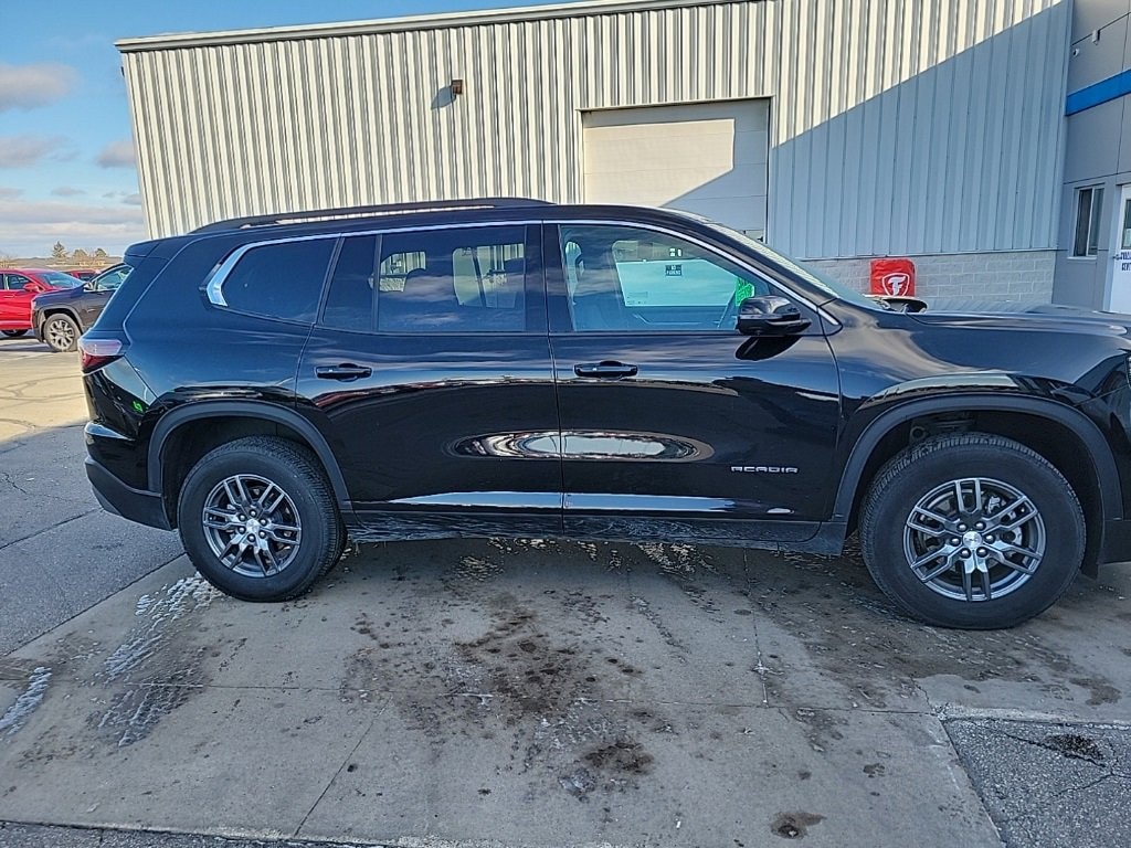 Used 2025 GMC Acadia Elevation SUV