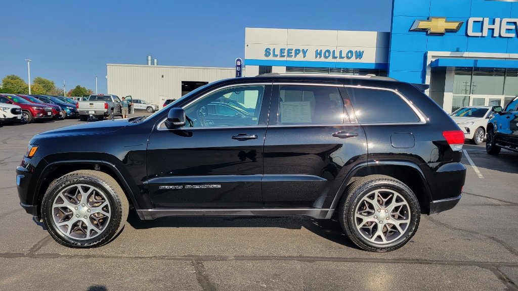 Used 2018 Jeep Grand Cherokee Limited Sterling Edition with VIN 1C4RJFBG5JC284632 for sale in Viroqua, WI