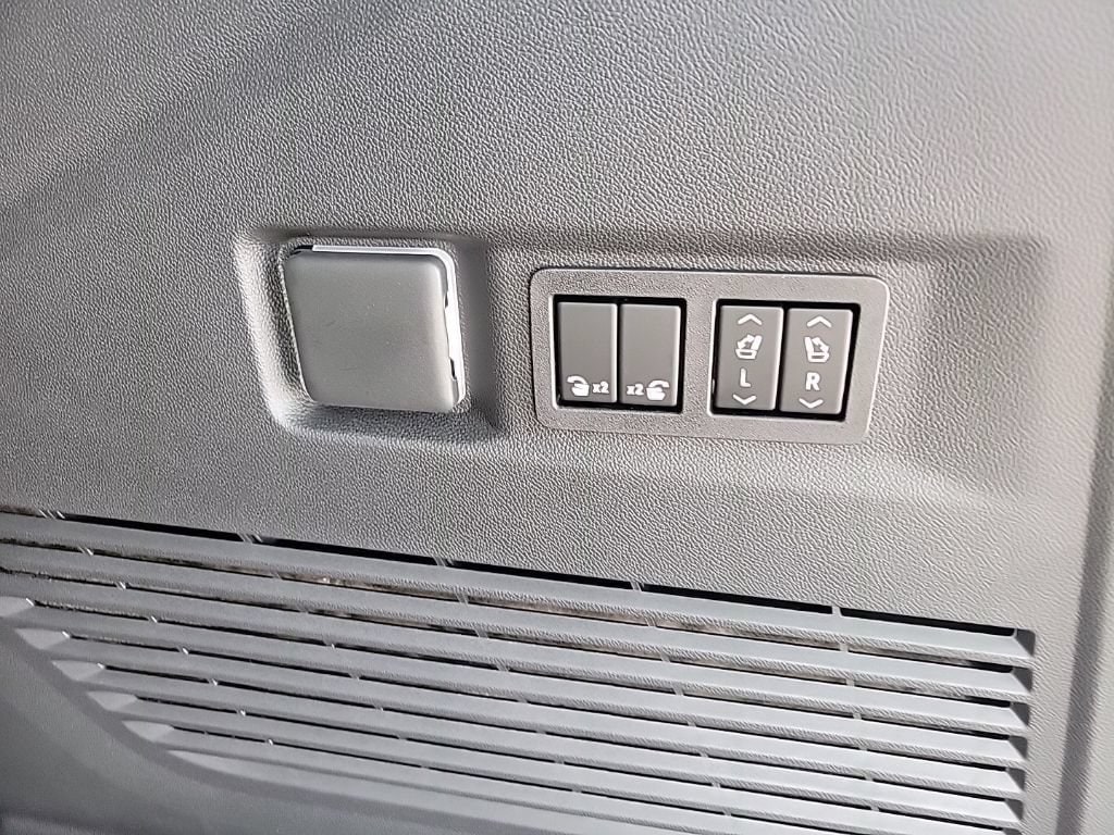 2026 Chevrolet Tahoe Premier - Photo 9