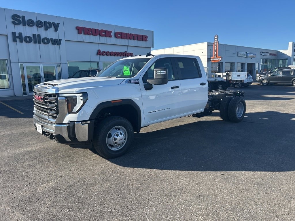 2026 GMC Sierra 3500 Chassis Cab Pro's photo