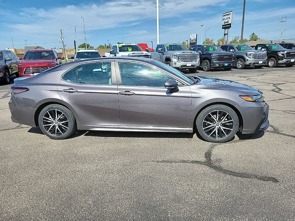 Used 2023 Toyota Camry SE Sedan