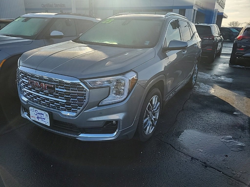2023 GMC Terrain Denali's photo