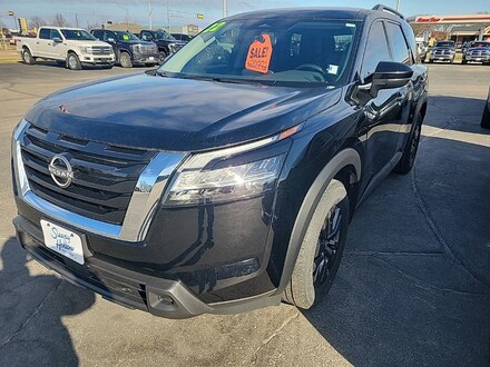 2022 Nissan Pathfinder SV 4WD SUV