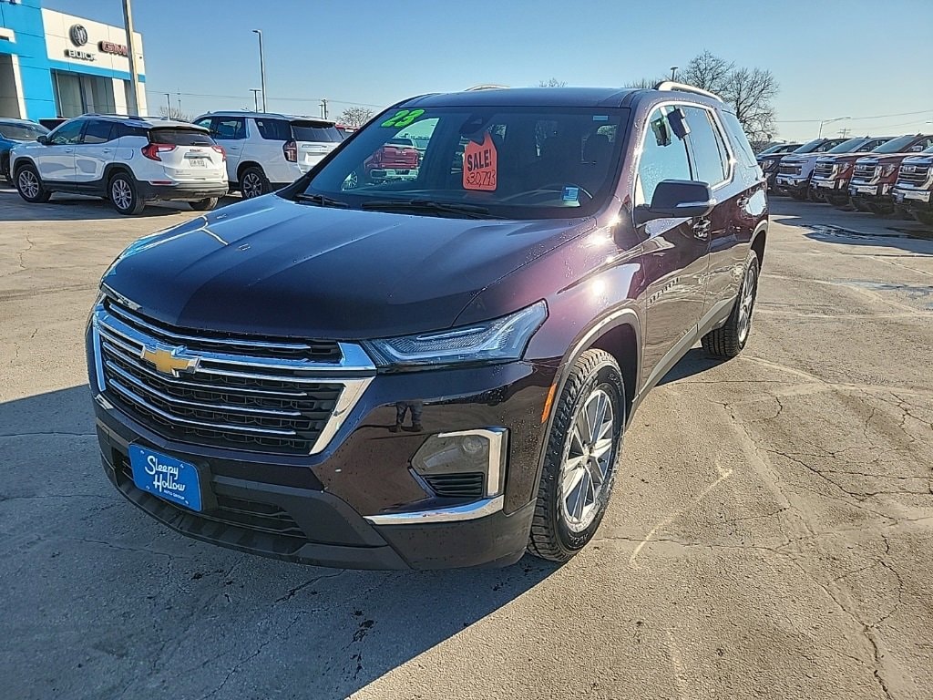 Used 2023 Chevrolet Traverse LT Cloth SUV