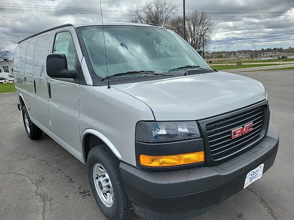 2025 Gmc Savana Cargo 2500 photo 2