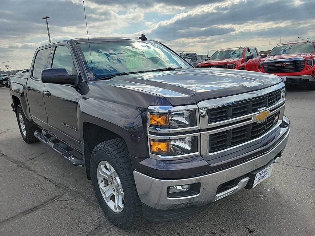 Used 2015 Chevrolet Silverado 1500 LT with VIN 3GCUKREC4FG358290 for sale in Viroqua, WI
