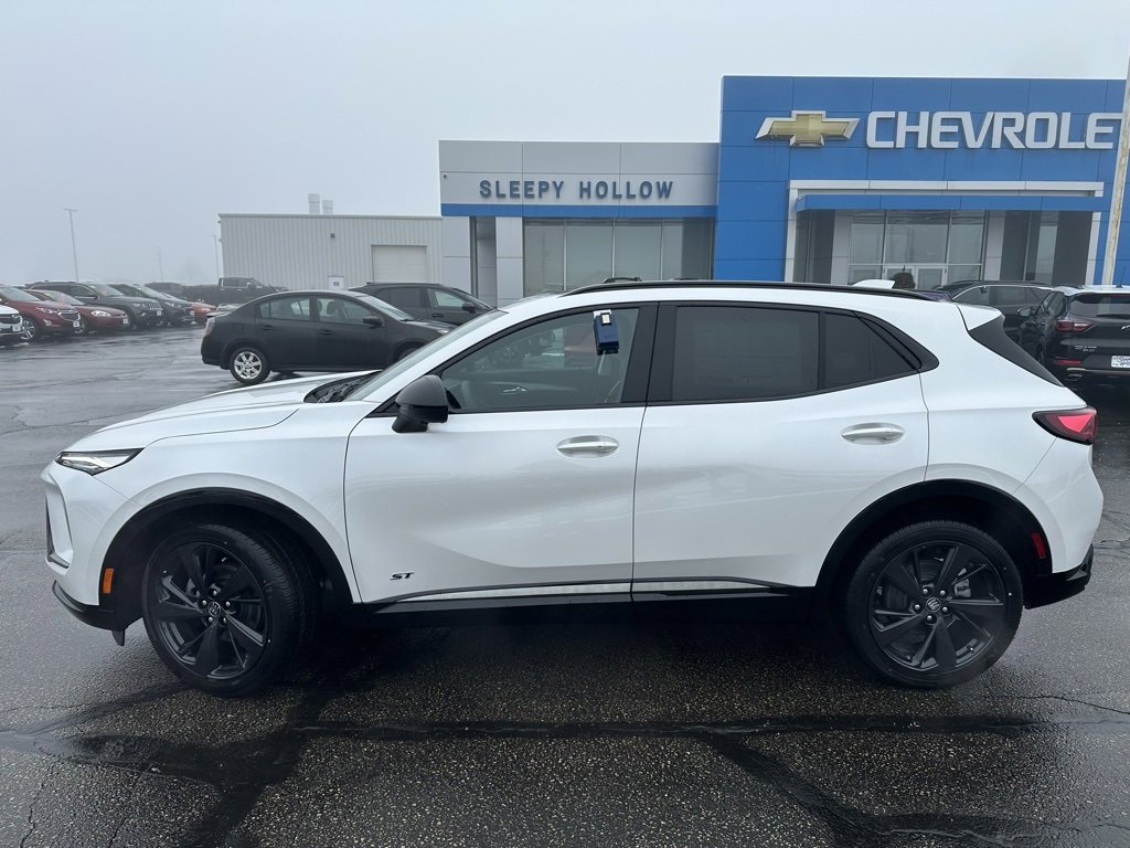 2025 Buick Envision Sport Touring photo 2