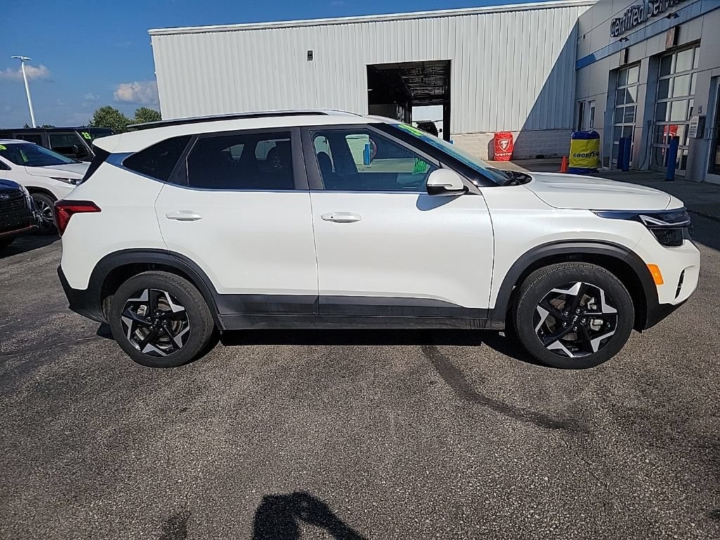 Used 2024 Kia Seltos EX SUV