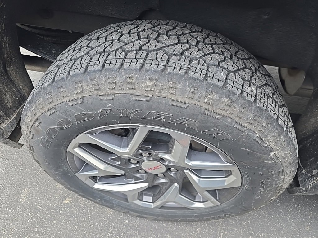 2024 Gmc Sierra 1500 SLT photo 2