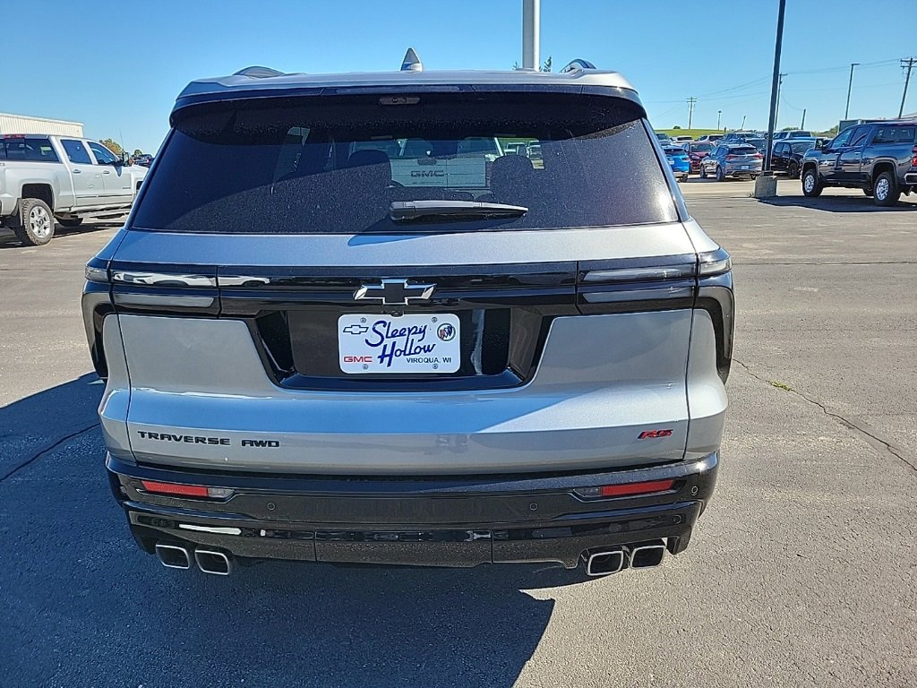 2026 Chevrolet Traverse RS photo 3