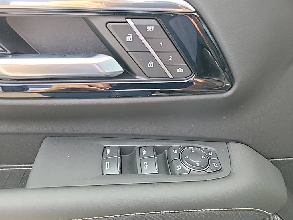 2026 Chevrolet Tahoe Premier - Photo 13