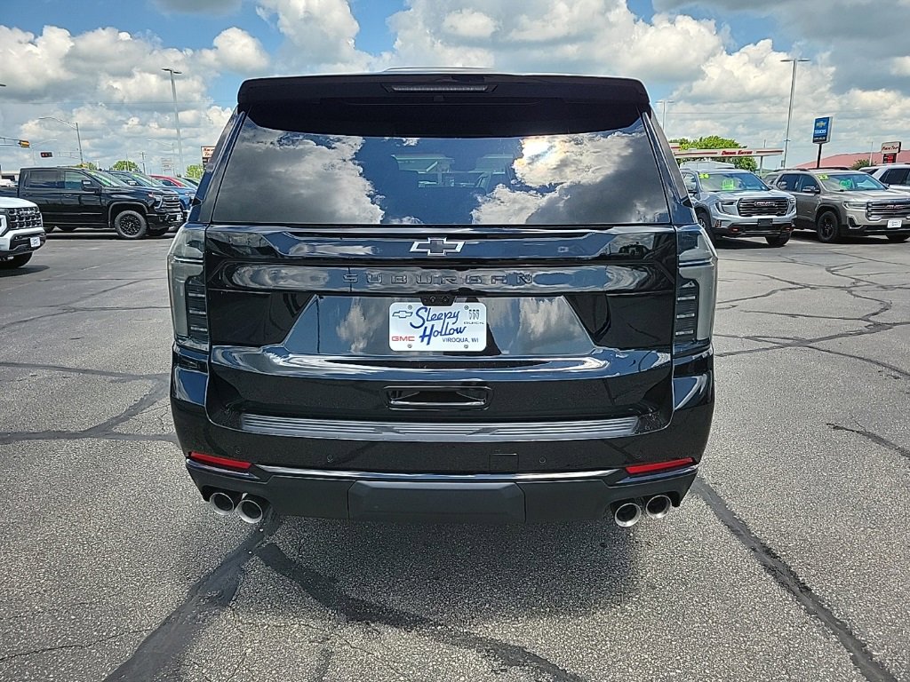 2025 Chevrolet Suburban Z71 photo 4