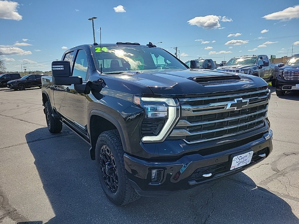 2024 Chevrolet Silverado 2500HD High Country photo 2