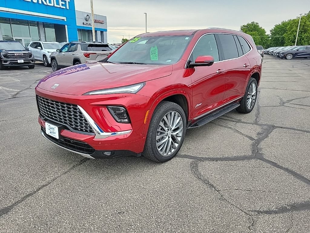 2025 Buick Enclave Avenir AWD's photo