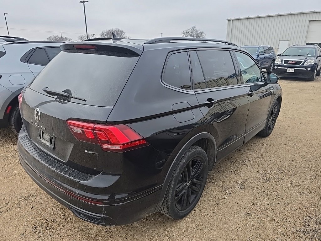 2022 Volkswagen Tiguan SE R-Line Black photo 4