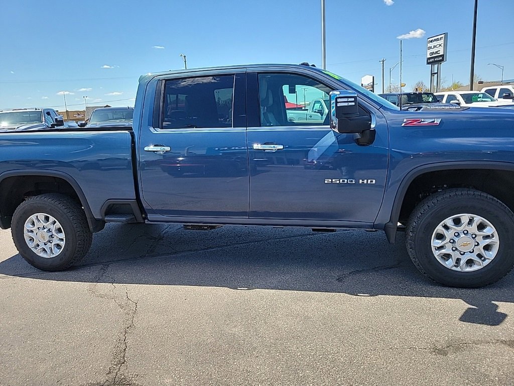 2024 Chevrolet Silverado 2500HD LTZ photo 3