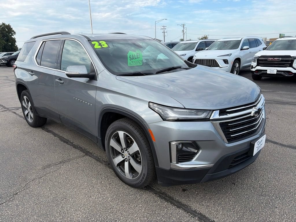 Used 2023 Chevrolet Traverse LT Leather SUV