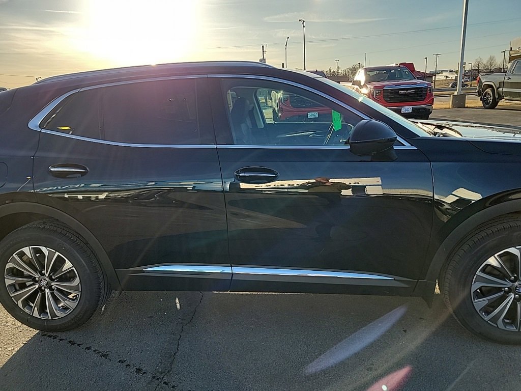 2025 Buick Envision Preferred photo 3