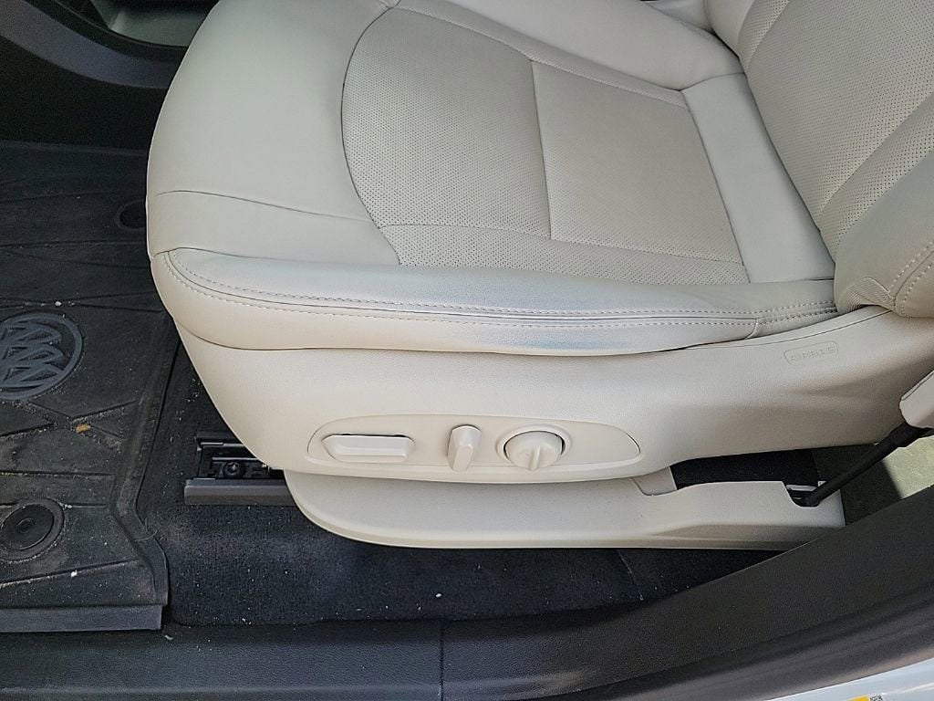 2023 Buick Enclave Essence - Photo 14