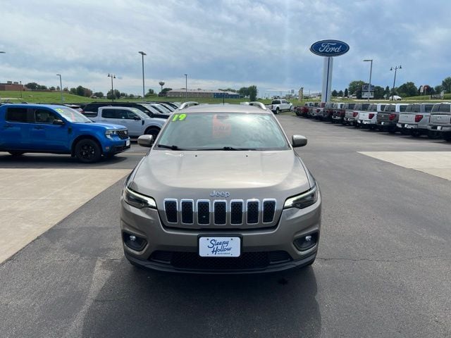 Used 2019 Jeep Cherokee Latitude with VIN 1C4PJMCB9KD281002 for sale in Viroqua, WI