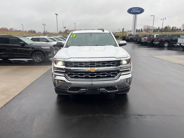 2017 Chevrolet Silverado 1500 LTZ photo 2