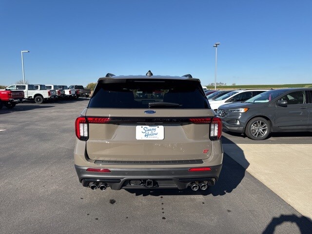 2026 Ford Explorer ST photo 3