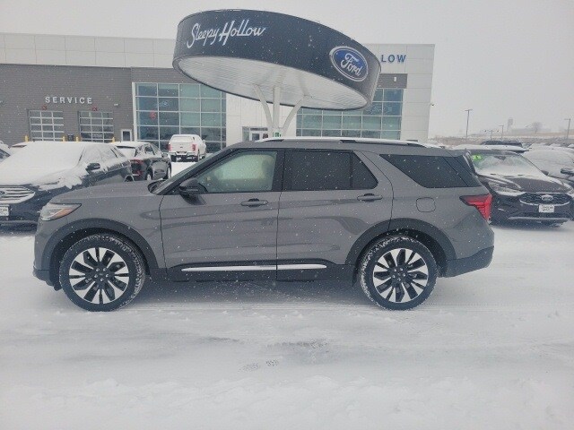 2026 Ford Explorer Platinum photo 2