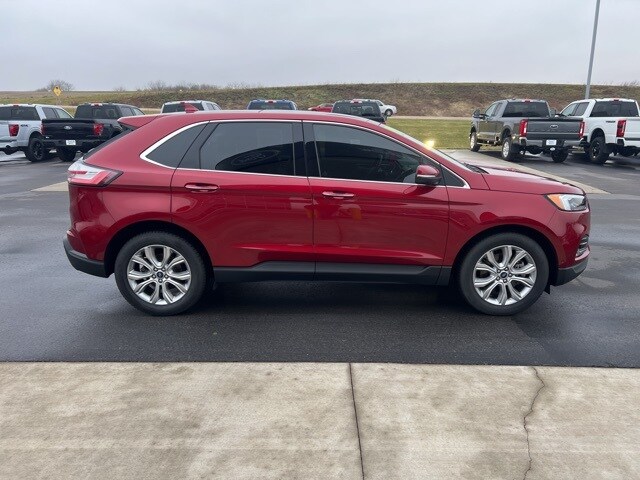 2019 Ford Edge Titanium photo 3