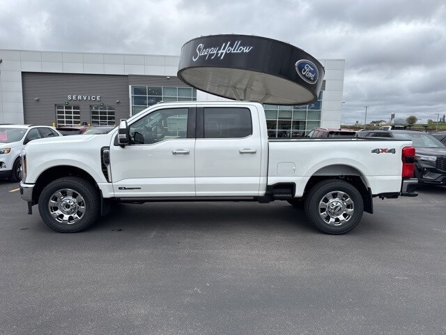 2026 Ford F-350 Lariat photo 2