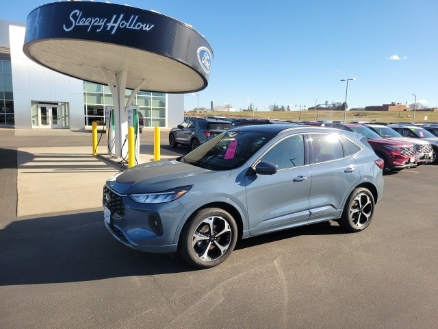 2023 Ford Escape ST-Line Select's photo