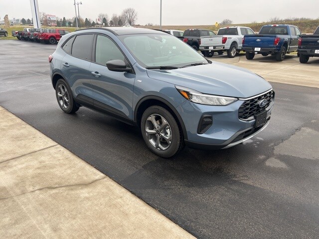 2026 Ford Escape ST-Line photo 2