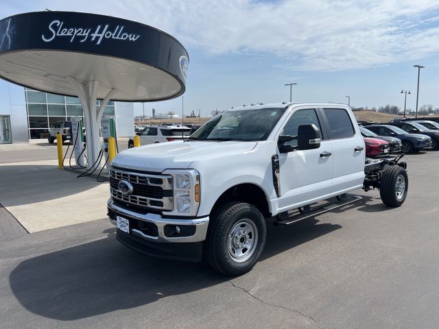 2026 Ford F-350 Super Duty Chassis Cab
