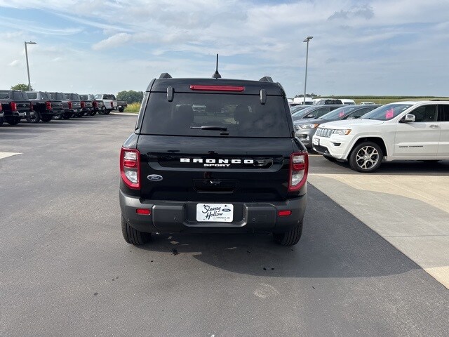 2025 Ford Bronco Sport Outer Banks photo 3