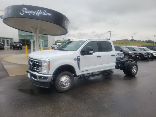  Ford F-350 Chassis