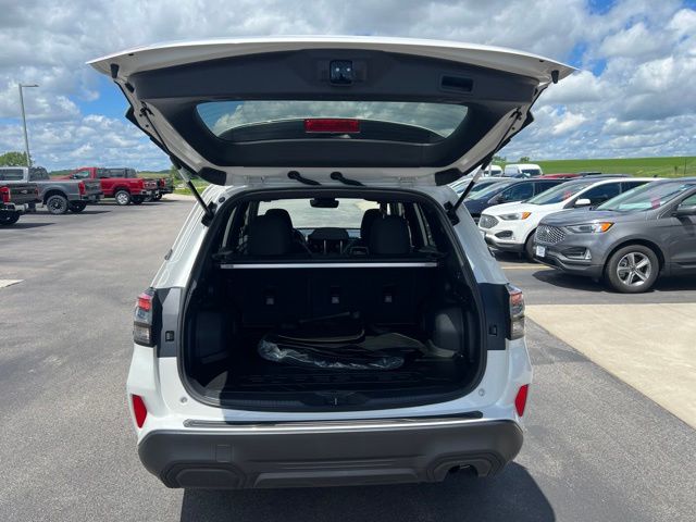 2025 Subaru Forester Premium - Photo 17