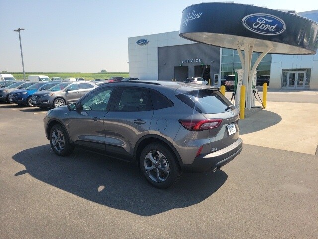 2025 Ford Escape ST-Line photo 2