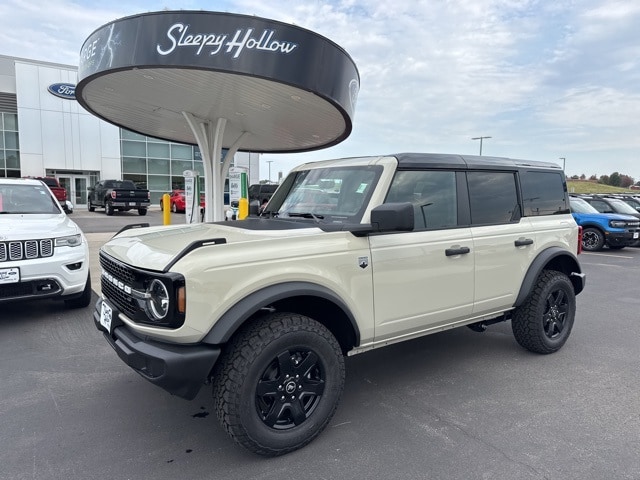 2025 Ford Bronco SUV 