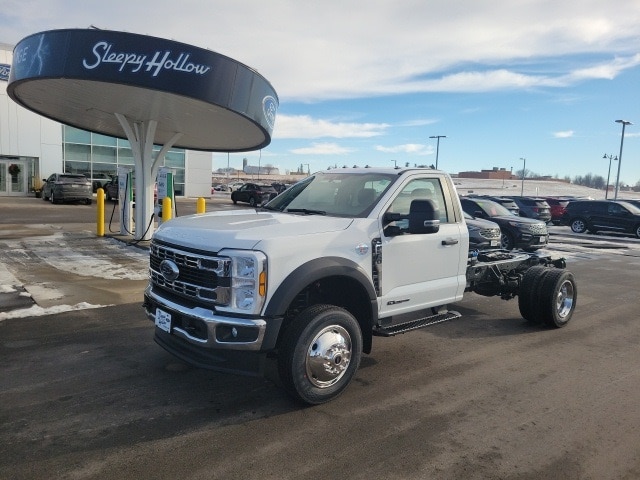 2026 Ford F-550 Super Duty Chassis Cab XL's photo