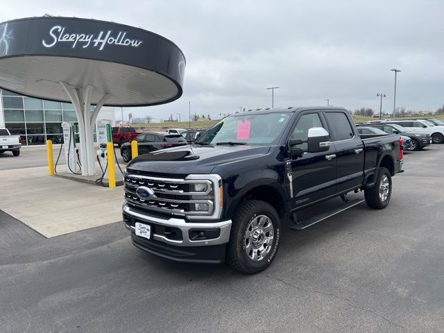 2025 Ford F-350 Lariat 4x4 Crew Cab 6-3/4' Box SRW's photo