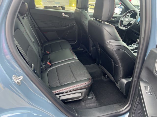 2026 Ford Escape ST-Line - Photo 13