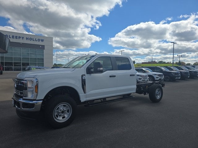 2026 Ford F-350 Super Duty Chassis Cab