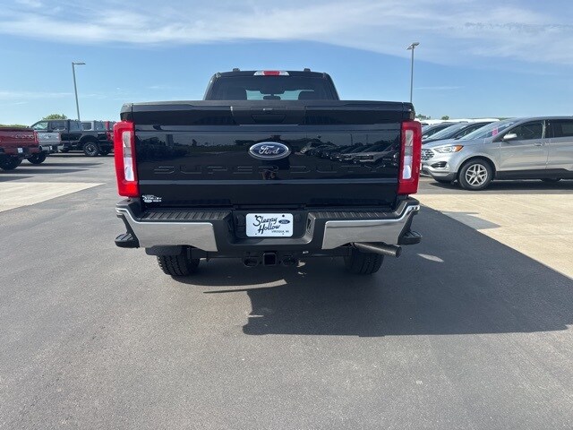 2025 Ford F-250 XLT photo 4