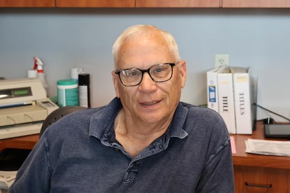 Staff member John Doan from ID_4c13c41004f4