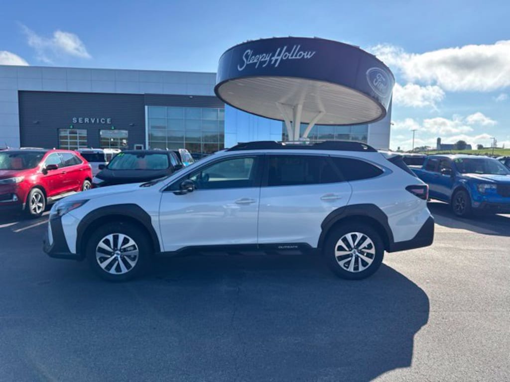 Used 2025 Subaru Outback Premium SUV