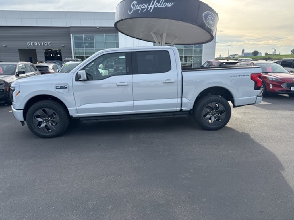 New 2025 Ford F-150 Lightning Lariat Truck