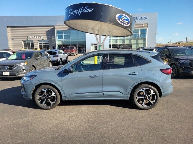 2023 Ford Escape ST-Line Select photo 2